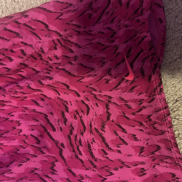 Nike Dri-FIT Magenta Activewear Set - Picture 3 of 4